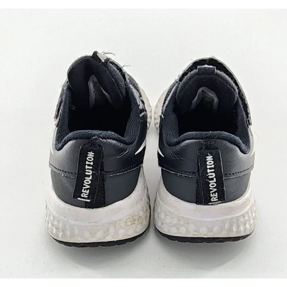 Nike Revolution Toddler Athletic Sneaker Shoe Hook & Loop BQ5672-003 Black 10.5C